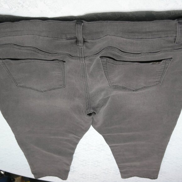 Diane Gilman Women's Dark Grey Jeans Size 12P with silver stud embellished - Picture 8 of 12